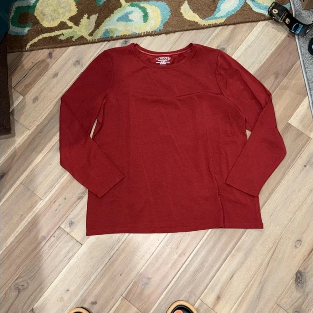 Chicos top size 2/large